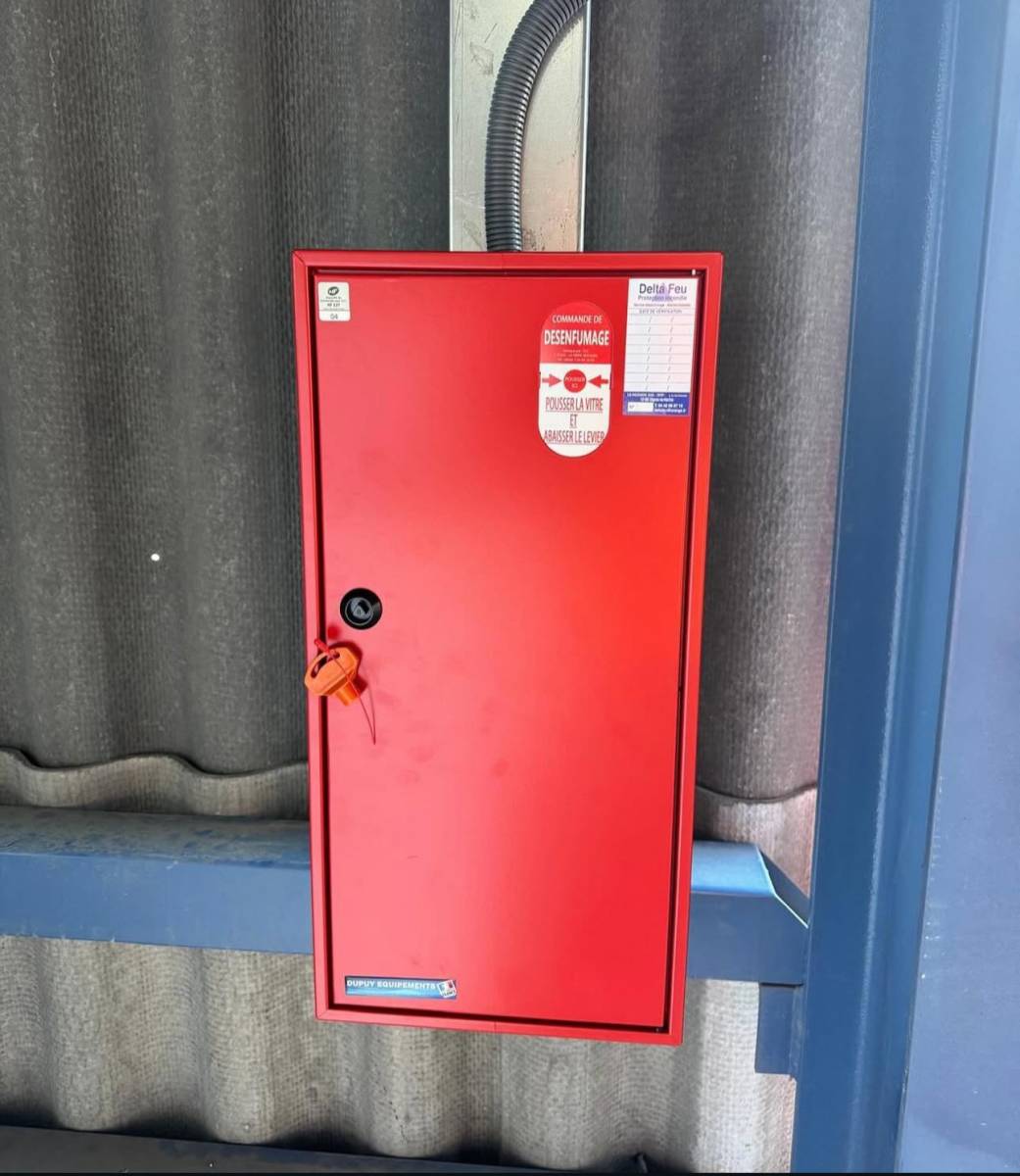 Installation de système de désenfumage à Courthézon dans le Vaucluse  (84)